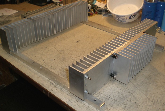 Heatsink assemblies